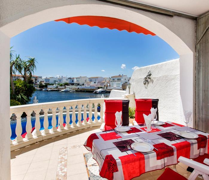2009 Casa San Maurici Con Piscina By Homeselectspain エンプリアブラバ エクステリア 写真